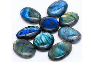 LA LABRADORITE: PIERRE REGENERATRICE